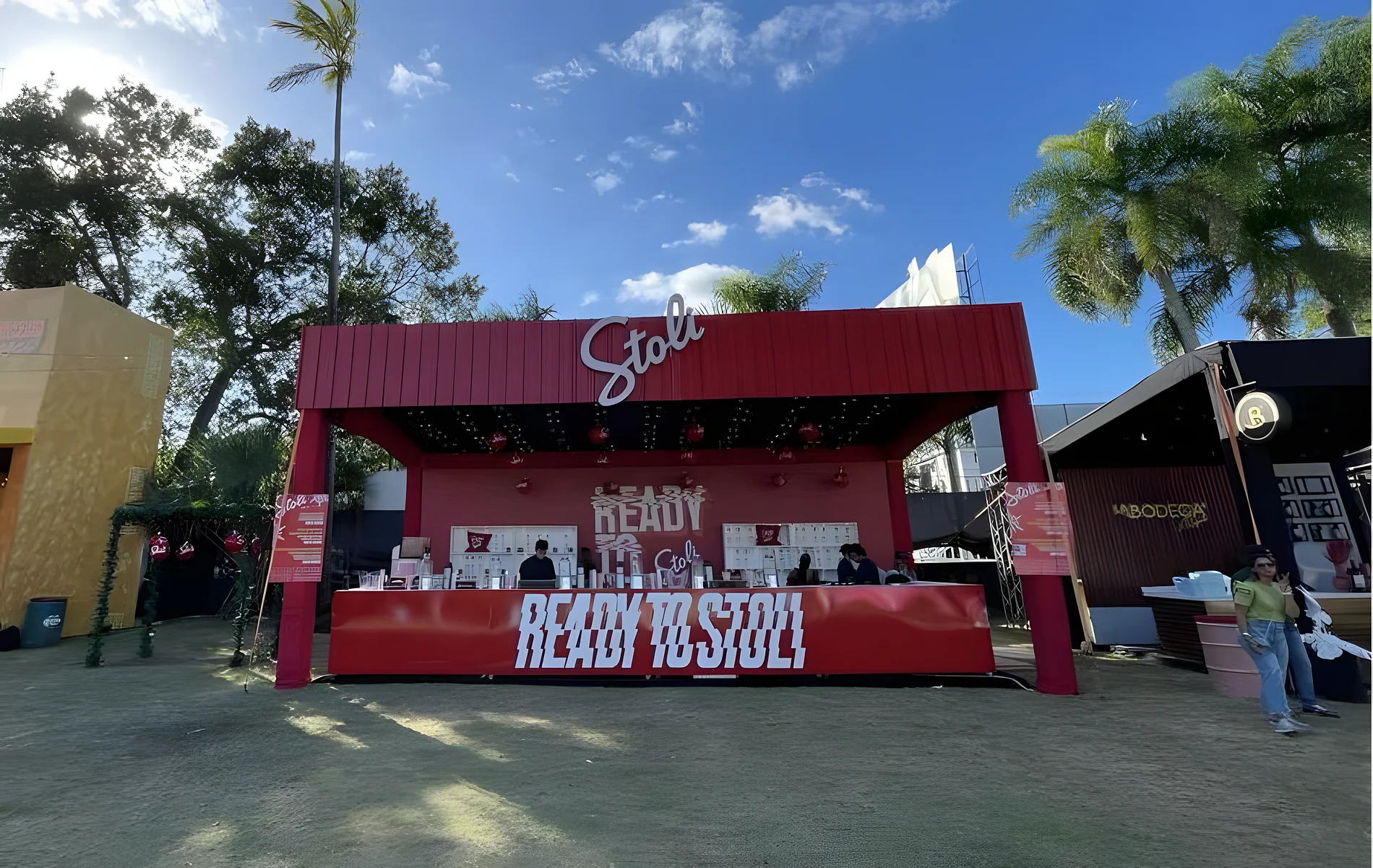 Después — activación Stolichnaya Ready to Stoli terminada y montada